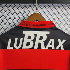 flamengo-umbro-retro-1992-1993-home-titular-1-casa-preto-preta-vermelho-vermelha-patrocinios-patrocinadores-patches-patch-torcedor-torcedores-futebol-masculino-masculina-regata-campeonato-uniformes-uniforme-personalizacao-personalizada-autenticas-autentic