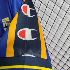 parma-champion-retro-1999-2000-home-titular-1-casa-amarelo-amarela-azul-liga-dos-campeoes-champions-league-patrocinios-patrocinadores-patches-patch-torcedor-torcedores-futebol-masculino-masculina-frete-gratis-envio-campeonato-internacional-europa-europeu-