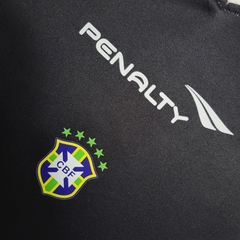 vasco-penalty-retro-2011-home-titular-1-casa-preto-preta-branca-branco-patrocinios-patrocinadores-patches-patch-torcedor-torcedores-futebol-masculino-masculina-regata-campeonato-uniformes-uniforme-personalizacao-personalizada-autenticas-autentica-regatas-
