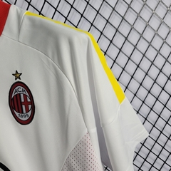 milan-retro-2002-2003-away-reserva-2-fora-branco-branca-liga-dos-campeoes-champions-league-patrocinios-patrocinadores-patches-patch-torcedor-torcedores-futebol-masculino-masculina-frete-gratis-envio-campeonato-internacional-europa-europeu-europeus-tecnolo