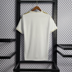 real-madrid-adidas-retro-2019-2020-home-titular-primeiro-primeira-dourada-dourado-patrocinios-patrocinadores-patches-patch-torcedor-torcedores-futebol-masculino-masculina-regata-campeonato-uniformes-uniforme-personalizacao-personalizada-autenticas-autenti