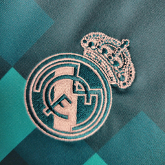real-madrid-adidas-retro-2017-2018-third-terceiro-terceira-3-verde-claro-azul-liga-dos-campeoes-champions-league-patrocinios-patrocinadores-patches-patch-torcedor-torcedores-futebol-masculino-masculina-frete-gratis-envio-campeonato-internacional-europa-eu