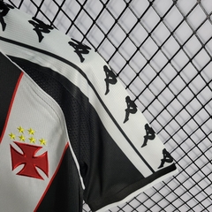 vasco-da-gama-kappa-2000-home-titular-1-casa-preto-preta-branco-branca-patrocinios-patrocinadores-patches-patch-torcedor-torcedores-futebol-masculino-masculina-regata-campeonato-uniformes-uniforme-personalizacao-personalizada-autenticas-autentica-regatas-