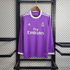 real-madrid-adidas-retro-2016-2017-third-terceiro-terceira-3-lilas-violeta-roxo-roxa-manga-longa-cumprida-liga-dos-campeoes-champions-league-patrocinios-patrocinadores-patches-patch-torcedor-torcedores-futebol-masculino-masculina-frete-gratis-envio-campeo