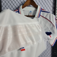 franca-adidas-retro-1998-away-reserva-2-fora-branca-branco-azul-vermelho-copa-do-mundo-patrocinios-patrocinadores-patches-patch-torcedor-torcedores-futebol-masculino-masculina-frete-gratis-envio-campeonato-internacional-selecao-selecoes-tecnologia-elastan