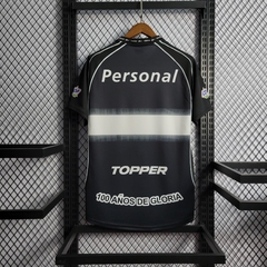 club-olimpia-topper-retro-2002-away-reserva-2-fora-preto-preta-branco-branca-patrocinios-patrocinadores-patches-patch-torcedor-torcedores-futebol-masculino-masculina-frete-gratis-envio-campeonato-internacional-europa-europeu-europeus-tecnologia-elastano-p