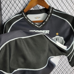 club-olimpia-topper-retro-2002-away-reserva-2-fora-preto-preta-branco-branca-patrocinios-patrocinadores-patches-patch-torcedor-torcedores-futebol-masculino-masculina-frete-gratis-envio-campeonato-internacional-europa-europeu-europeus-tecnologia-elastano-p