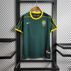 brasil-nike-retro-1998-goleiro-escuro-verde-copa-do-mundo-patrocinios-patrocinadores-patches-patch-torcedor-torcedores-futebol-masculino-masculina-frete-gratis-envio-campeonato-internacional-selecao-selecoes-tecnologia-elastano-poliester-