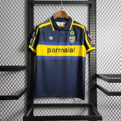 parma-champion-retro-1999-2000-away-reserva-2-fora-amarelo-amarela-azul-escuro-liga-dos-campeoes-champions-league-patrocinios-patrocinadores-patches-patch-torcedor-torcedores-futebol-masculino-masculina-frete-gratis-envio-campeonato-internacional-europa-e