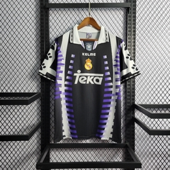 real-madrid-kelme-retro-1998-1997-away-reserva-2-fora-branco-branca-azul-preto-preta-liga-dos-campeoes-champions-league-patrocinios-patrocinadores-patches-patch-torcedor-torcedores-futebol-masculino-masculina-frete-gratis-envio-campeonato-internacional-eu