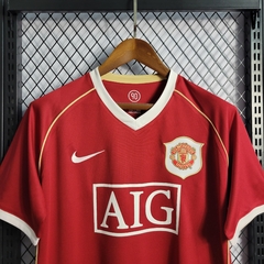 manchester-united-nike-retro-2006-2007-home-titular-1-casa-vinho-vermelho-vermelha-escuro-liga-dos-campeoes-champions-league-patrocinios-patrocinadores-patches-patch-torcedor-torcedores-futebol-masculino-masculina-frete-gratis-envio-campeonato-internacion