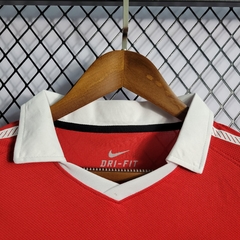 manchester-united-nike-retro-2010-2011-home-titular-1-casa-vermelho-vermelha-liga-dos-campeoes-champions-league-patrocinios-patrocinadores-patches-patch-torcedor-torcedores-futebol-masculino-masculina-frete-gratis-envio-campeonato-internacional-europa-eur