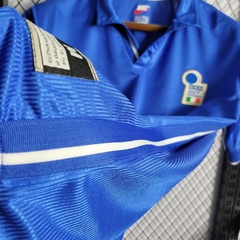 italia-nike-retro-1998-home-titular-1-casa-azul-copa-do-mundo-patrocinios-patrocinadores-patches-patch-torcedor-torcedores-futebol-masculino-masculina-frete-gratis-envio-campeonato-internacional-selecao-selecoes-tecnologia-elastano-poliester-
