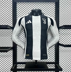 camisa-titular-do-juventus-adidas-2024-2025-24-25-home-1-casa-i-um-primeira-preta-e-branca-douglas-luiz-manga-cumprida-champions-league-com-patrociníos-patrocinadores-uniforme-nova-lançamento-temporada-profissional-torcedor-torcedores-elastano-futebol-mas