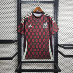 camisa-do-méxico-adidas-24-25-2024-2025-home-1-casa-titular-i-primeiro-copa-américa-2024-vinho-vermelho-escuro-verde-oficial-original-licenciada-uniforme-camisa-camiseta-nova-lançamento-novo-temporada-profissional-torcedor-torcedores-futebol-masculina-nov