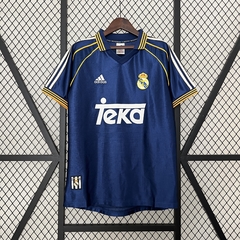 camisa-da-real-madrid-adidas-retrô-1998-1999-third-3-terceira-iii-azul-escuro-antiga-contemporânea-patrocinios-patrocinadores-uniforme-nova-lancamento-novo-profissional-torcedor-masculina-futebol-masculino-masculina-confortavel-frete-grátis