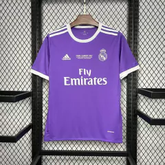 camisa-do-real-madrid-adidas-retrô-2026-2017-third-3-terceira-iii-terceiro-cr7-benzema-bale-final-champions-league-cardiff-2017-roxa-patrociníos-patrocinadores-uniforme-antiga-contemporânea-autêntica-rara-colecionadores-profissional-torcedor-torcedores-el