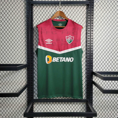 fluminense-umbro-2023-2024-pre-jogo-treino-treinamento-vinho-vermelho-vermelha-verde-escuro-patrocinios-patrocinadores-patches-patch-torcedor-torcedores-futebol-masculino-masculina-regata-campeonato-uniformes-uniforme-personalizacao-personalizada-autentic