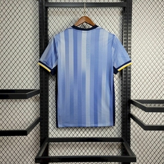 camisa-do-tottenham-nike-2024-2025-24-25-away-2-fora-reserva-ii-azul-claro-comprar-temporada-patrocinios-patrocinadores-camisa-camiseta-uniforme-nova-lançamento-novo-profissional-torcedora-torcedor-jogador-elastano-tecnologia-maculina-masculino-homem-fute