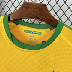 camisa-do-brasil-nike-retrô-2010-home-1-casa-titular-i-verde-amarela-ronnaldinho-gaucho-patrocinios-patrocinadores-uniforme-antiga-autêntica-contemporânea-reliquia-profissional-torcedor-masculina-futebol-masculino-masculina-confortavel-frete-gratis-qualid
