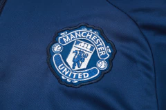 conjunto-de-treino-do-manchester-united-adidas-2024-2025-24-25-pré-jogo-aquecimento-azul-escuro-agasalho-jaqueta-casaco-corta-vento-inverno-frio-chuva-calça-calção-fresco-academia-treino-treinar-treinamento-malhar-novo-nova-lançamento-temporada-profission