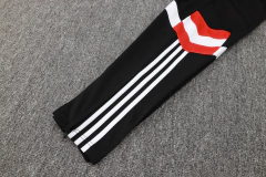 conjunto-agasalho-de-treino-do-manchester-united-adidas-2024-2025-24-25-preta-vermelho-e-branco-zíper-pré-jogo-aquecimento-treino-treinamento-zíper-completo-jaqueta-casaco-corta-vento-inverno-frio-chuva-calça-calção-fresco-academia-treinar-comprar-online