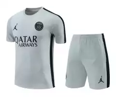 conjunto-de-treino-do-paris-saint-germain-psg-jordan-2023-2024-23-24-cinza-com-preto-camisa-camiseta-verão-short-bermuda-fresco-academia-treino-treinar-treinamento-malhar-novo-nova-lançamento-temporada-profissional-original-oficial-loja-confiável-frete-gr