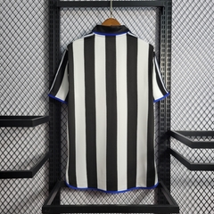 newcastle-adidas-retro-2001-2000-home-titular-1-casa-preto-preta-branco-branca-liga-dos-campeoes-champions-league-patrocinios-patrocinadores-patches-patch-torcedor-torcedores-futebol-masculino-masculina-frete-gratis-envio-campeonato-internacional-europa-e