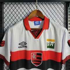fluminense-nike-retro-1995-away-segunda-reserva-2-branca-branco-preto-preta-vermelho-vermelha-patrocinios-patrocinadores-patches-patch-torcedor-torcedores-futebol-masculino-masculina-regata-campeonato-uniformes-uniforme-personalizacao-personalizada-autent