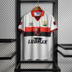 fluminense-nike-retro-1995-away-segunda-reserva-2-branca-branco-preto-preta-vermelho-vermelha-patrocinios-patrocinadores-patches-patch-torcedor-torcedores-futebol-masculino-masculina-regata-campeonato-uniformes-uniforme-personalizacao-personalizada-autent