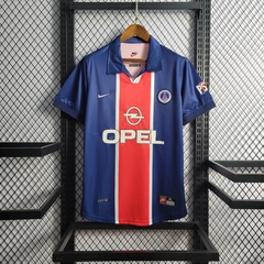 paris-saint-germain-psg-nike-retro-1998-ho9me-titular-1-casa-vermelho-azul-liga-dos-campeoes-champions-league-patrocinios-patrocinadores-patches-patch-torcedor-torcedores-futebol-masculino-masculina-frete-gratis-envio-campeonato-internacional-europa-europ