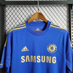 chelsea-adidas-retro-2012-2013-home-titular-1-casa-azul-liga-dos-campeoes-champions-league-patrocinios-patrocinadores-patches-patch-torcedor-torcedores-futebol-masculino-masculina-frete-gratis-envio-campeonato-internacional-europa-europeu-europeus-tecnolo