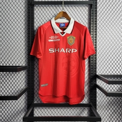 manchester-united-umbro-retro-1999-2000-home-titular-1-casa-vermelho-vermelha-liga-dos-campeoes-champions-league-patrocinios-patrocinadores-patches-patch-torcedor-torcedores-futebol-masculino-masculina-frete-gratis-envio-campeonato-internacional-europa-eu