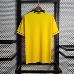 brasil-umbro-retro-1994-home-titular-casa-1-amarelo-amarela-verde-copa-do-mundo-patrocinios-patrocinadores-patches-patch-torcedor-torcedores-futebol-masculino-masculina-frete-gratis-envio-campeonato-internacional-selecao-selecoes-tecnologia-elastano-polie