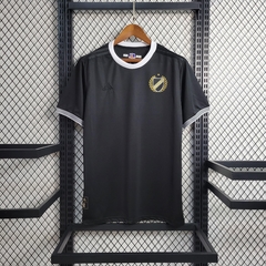 colo-colo-adidas-2023-2024-memorial-edicao-especial-preto-preta-patrocinios-patrocinadores-patches-patch-torcedor-torcedores-futebol-masculino-masculina-oficiais-oficial-originais-original-produtos-produto-licenciado-licenciados-licenciada-licenciadas-cam