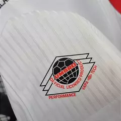 camisa-da-inglaterra-umbro-retrô-autêntica-contemporânea-1998-home-1-casa-titular-i-primeiro-branca-vermelho-azul-patrocinios-patrocinadores-uniforme-nova-lancamento-novo-profissional-torcedora-torcedores-feminina-mulher-futebol-masculino-masculina-conf