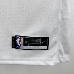 regata-do-phoenix-suns-nike-2017-2022-2023-2020-2018-2019-2021-2024-branca-laranja-conferencia-leste-oeste-association-edition-swingman-masculina-masculino-regata-regatas-basquete-tim