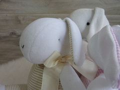 Conejo sonajero de plush - Bichi