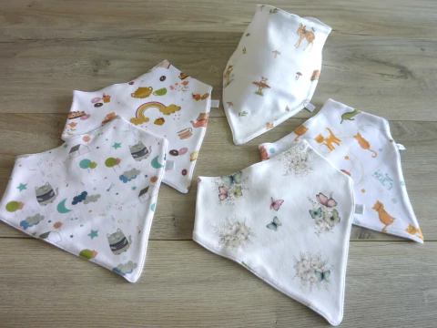 Babero bandana estampado