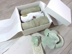 Ajuar Puro Amor "Ranas" en cajita