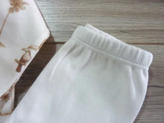 Imagen de Ajuar básico estampado tucanes crudo