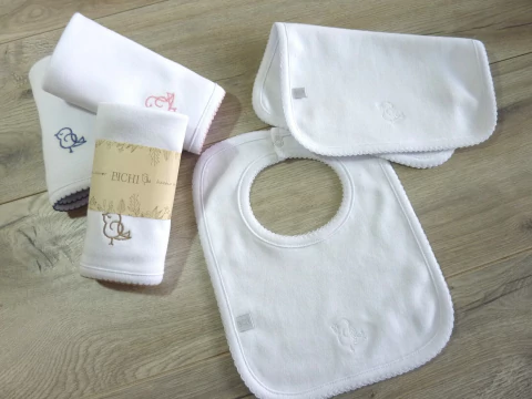 Pack Babero + babita Corazón