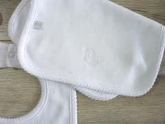 Pack Babero + babita Corazón en internet