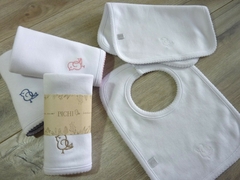 Pack Babero + babita Corazón - comprar online