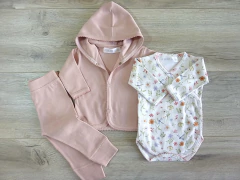 Ajuar Puro Amor "flores del campo" pomelo