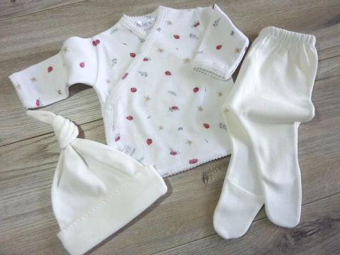 Ajuar básico estampado vaquitas crudo - comprar online