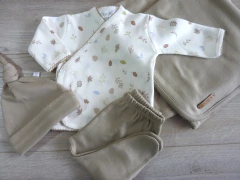 Imagen de Ajuar básico estampado hojitas vison