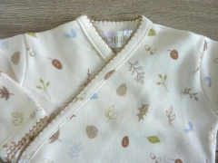 Ajuar básico estampado hojitas vison - tienda online