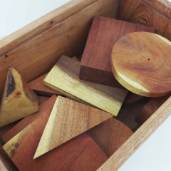 CAJA CON BLOQUES de Algarrobo (de bosques regenerativos) - tienda online