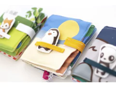 MINI LIBRO SENSORIAL DE ESCENAS A NADAR - comprar online